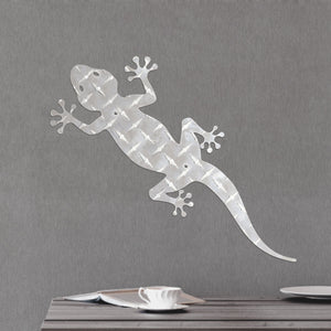 Modern Gecko Hanging Metal Wall Decor Durable Polished Aluminum Diamond Tread Pattern Indoor Outdoor with Mounting Hardware 2 Feet Long